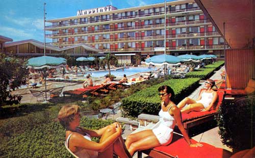 Marriott Twin Bridges Hotel, 1957
